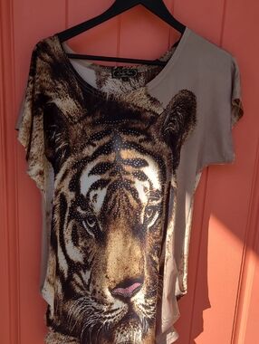 Jennifer Moore Taupe & Brown Tiger Face Short Sleeve Top with Stud Accents